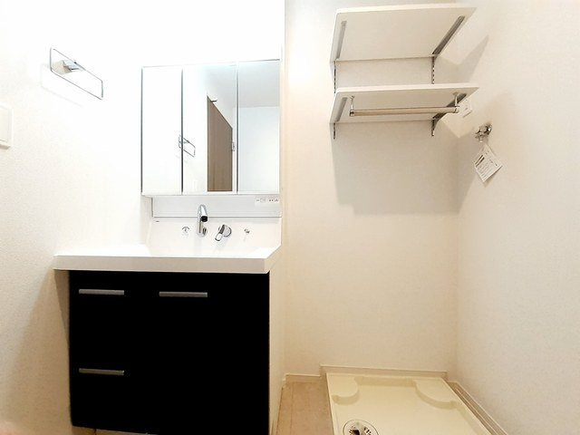 ファルファーラ　Ⅰの洗面所|コンパクトで使いやすい洗面所