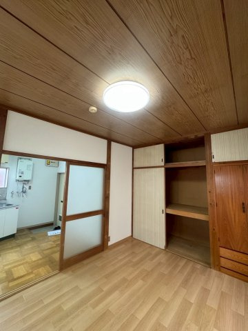 セブンハイツの居間・リビング