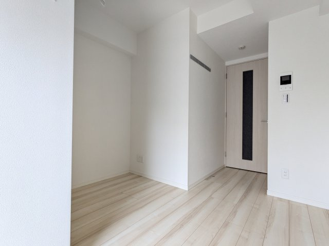 ジェイアール稲毛駅前レジデンスの内装|こちらのリビングで趣味の時間をお楽しみください