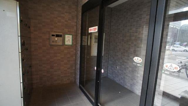 プライドのエントランス|毎日通るエントランスはこのようになっています