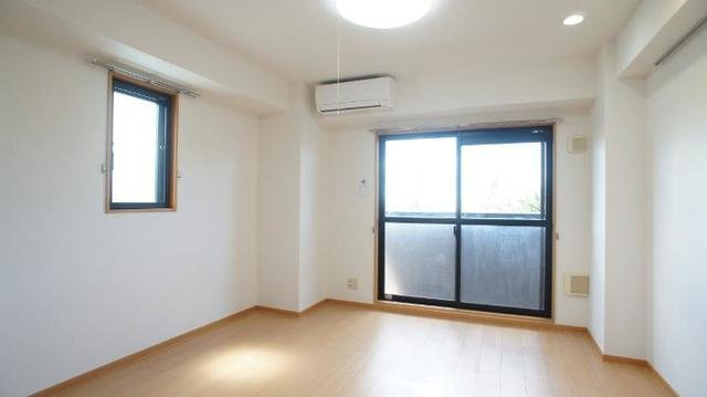 プライドの居間・リビング|物件の内装です