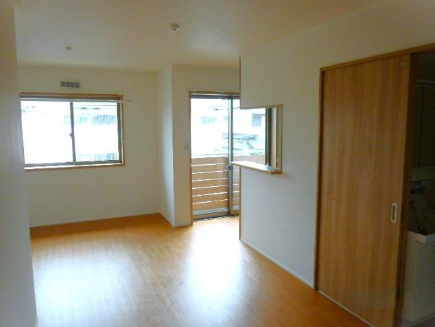 メゾン・ウェルストーンⅠの居間・リビング|ゆったり過ごせるリビングです