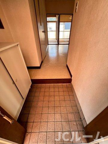 コーポカスガの玄関