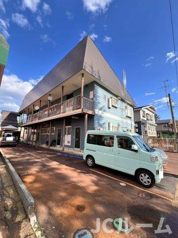 コーポカスガの駐車場