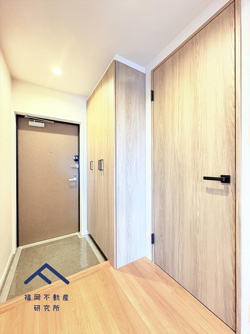 コスモテール吉塚の玄関