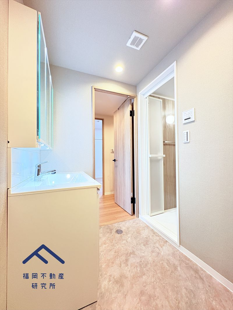 コスモテール吉塚の玄関