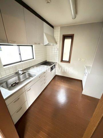 朝霞市仲町2丁目戸建のキッチン