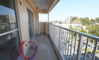 ならしのサンハイツのバルコニー|落ち着いた時間を過ごせるバルコニーです