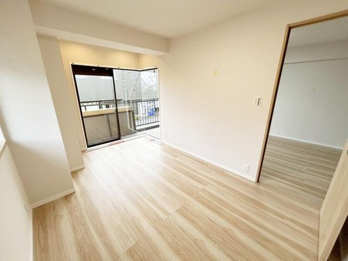 ライオンズマンション西所沢の洋室|明るい洋室です