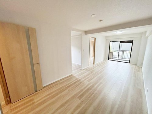 ライオンズマンション西所沢の居間・リビング|15.7帖の広々としたリビング