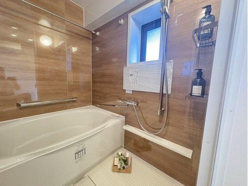 朝日プラザ越谷第３の浴室|きれいなお風呂です