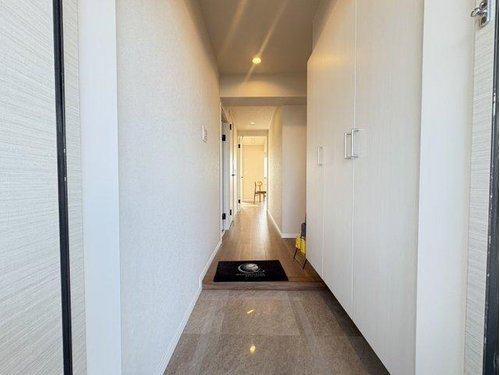 朝日プラザ越谷第３の玄関|綺麗な玄関です