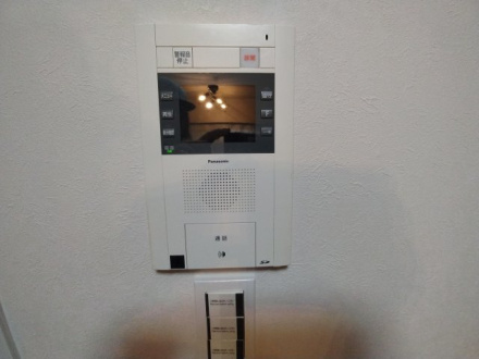 春日部ダイヤモンドマンションの防犯設備|モニター付きインターホンで防犯面も安心です