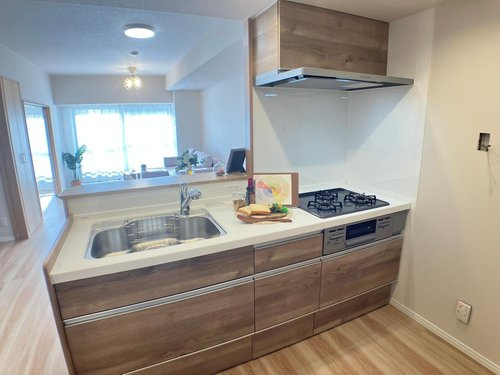 ワコーレロイヤルガーデン北本Ｆ棟のキッチン|会話の弾む対面式キッチン