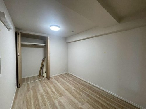 近鉄ハイツ六実の洋室|落ち着いた色調の洋室です