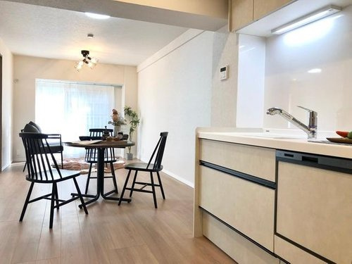 ボナハイツ中川３号棟の居間・リビング|リビングです