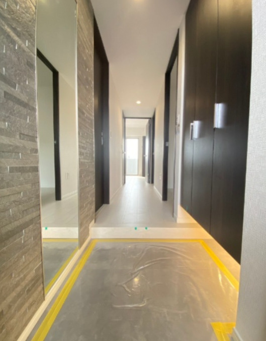 レーベンハイム多摩聖ヶ丘の玄関|収納もある玄関です