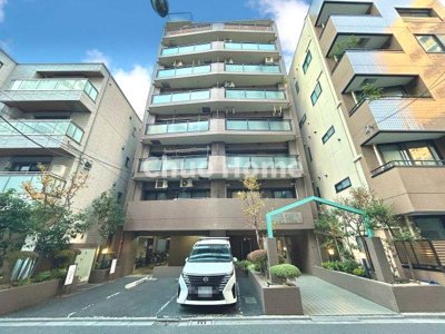 【駐車場】 | エバーグリーンパレス浅草 | 【敷地内駐車場】最新の空き状況や費用などの詳細は担当スタッフまでお問い合わせください。