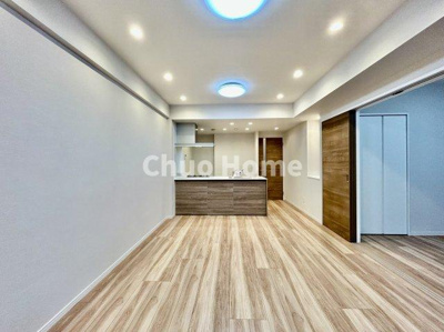 【居間・リビング】 | エバーグリーンパレス浅草 | 【居間・リビング】「ＬＤＫは家族団らんをデザイン」広いＬＤＫでは家族が集まり一緒の時間を過ごせる工夫がされております。何気ない一日の当たり前のひとコマがいつか一生の宝物になります