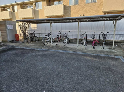 【その他】 | レオパレスタウンコート南矢三 | 駐輪場