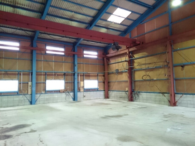 和歌山市吐前の工場の内装