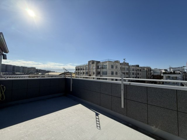 梅島3丁目戸建のバルコニー|屋上ルーフバルコニー