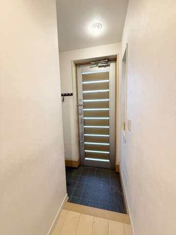 梅島3丁目戸建の玄関