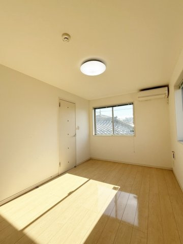 梅島3丁目戸建の居間・リビング|3階6.9帖洋室