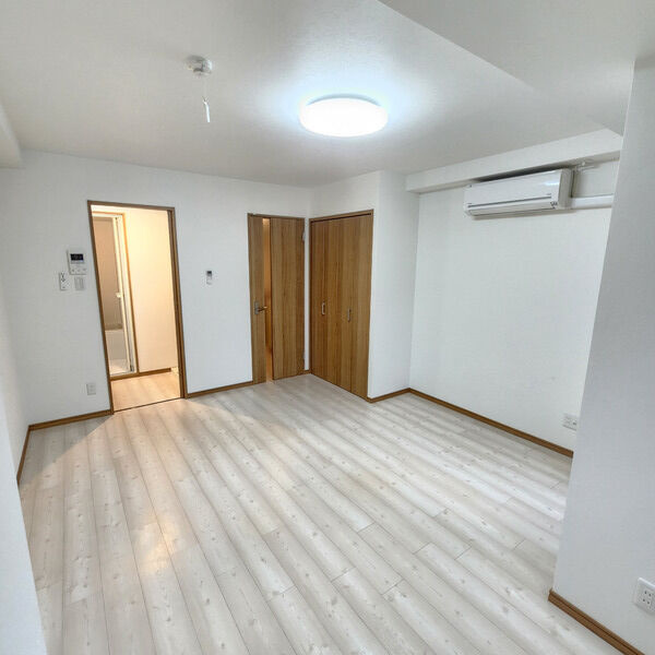 トミテラス　名古屋市賃貸　仲介手数料無料の居間・リビング