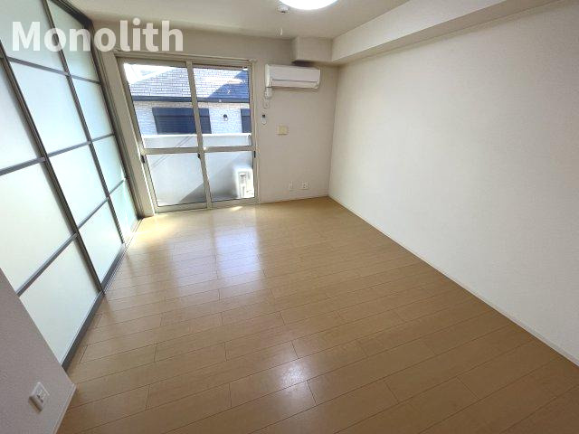 ミモザ・コートの居間・リビング