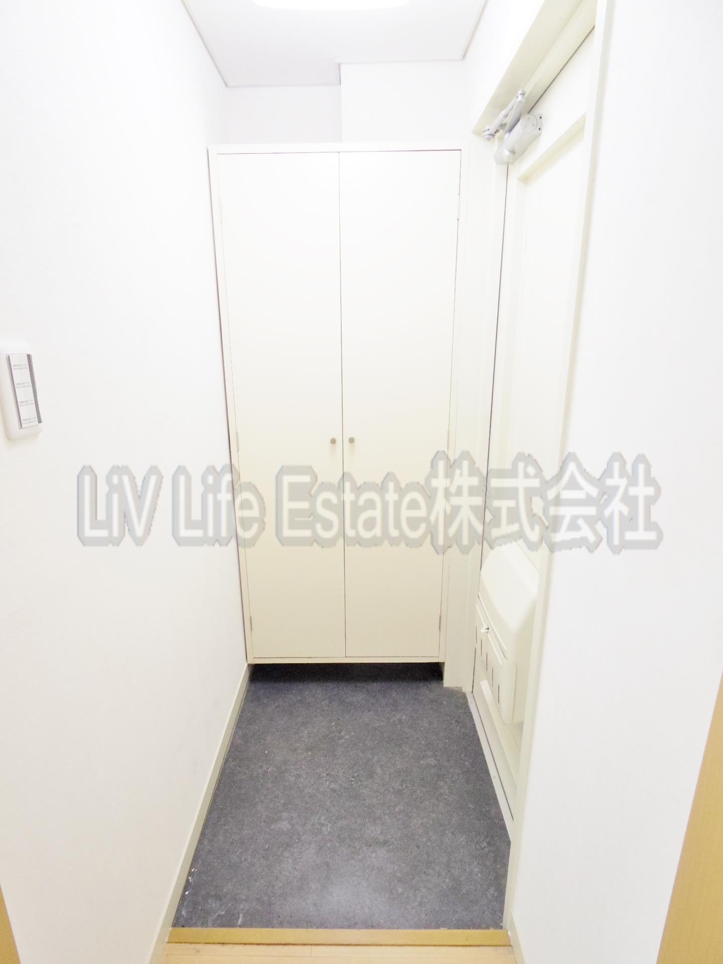 小平市花小金井１丁目の賃貸マンションの玄関
