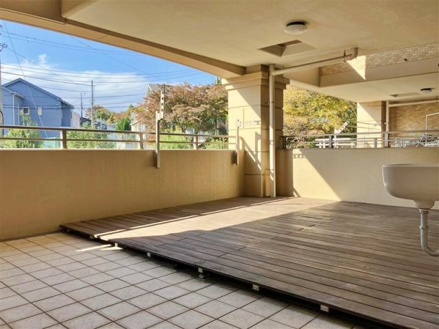 【バルコニー】 | グランシティユーロコート藤沢 | お洗濯にも便利なバルコニー付き