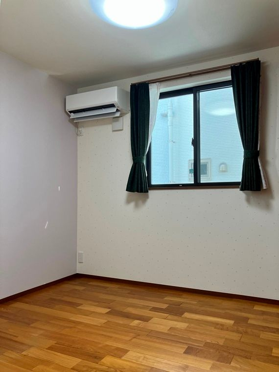 八幡戸建の寝室