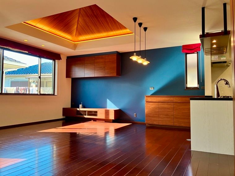 八幡戸建の居間・リビング