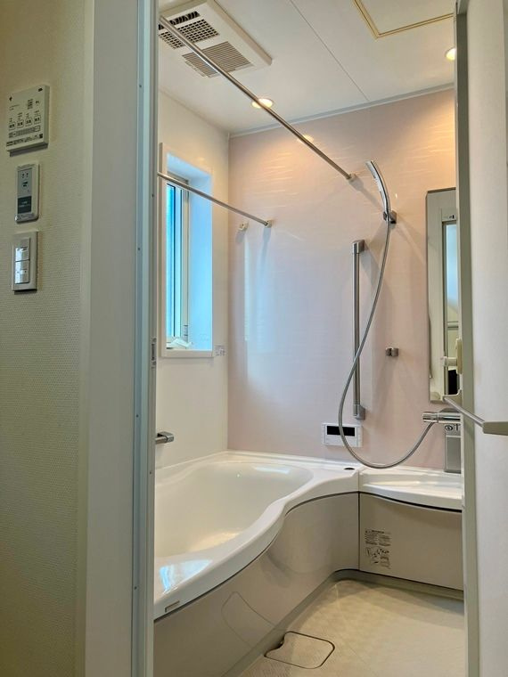 八幡戸建の浴室