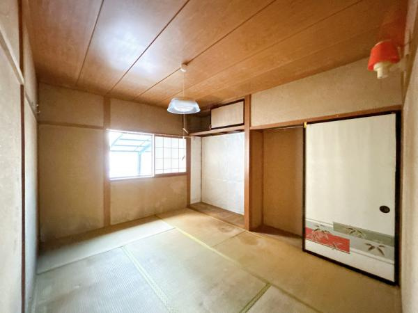 八戸市大字市川町字尻引前山の洋室|【リフォーム中】1階北側6帖洋室にリフォームするお部屋です。フローリング張り、壁天井クロス仕上げ、照明新品交換等を行います。