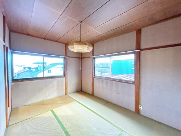 八戸市大字市川町字尻引前山の外観|【リフォーム中】北西側外観写真です。屋根外壁塗装を行います。