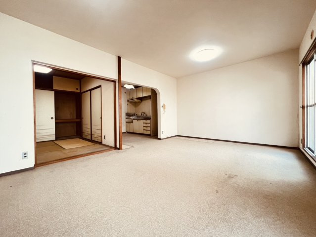 ハイツ東朝霧1号棟の居間・リビング