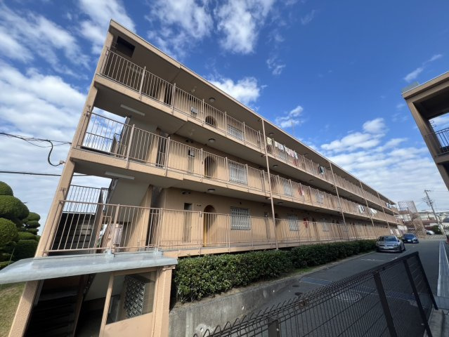 ハイツ東朝霧1号棟の外観