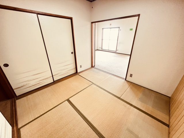 ハイツ東朝霧1号棟の和室