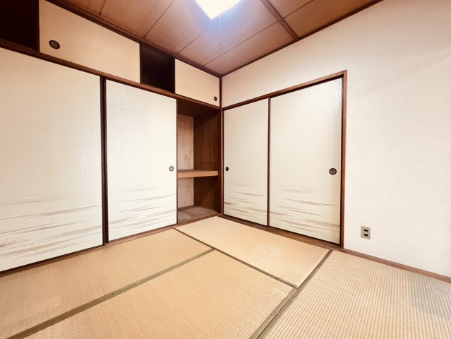 ハイツ東朝霧1号棟の和室