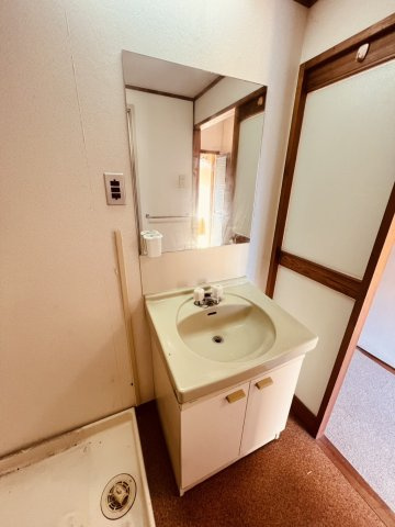 ハイツ東朝霧1号棟の洗面所