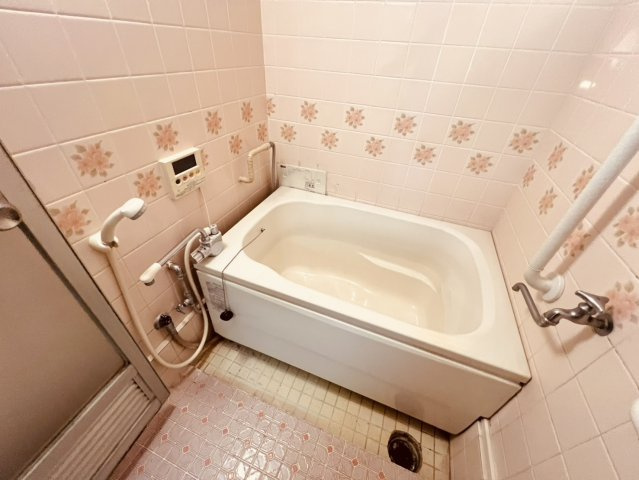 ハイツ東朝霧1号棟の浴室