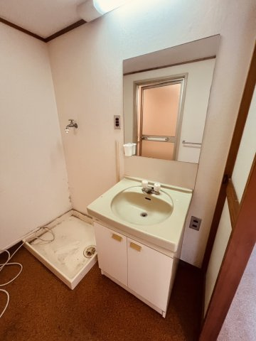 ハイツ東朝霧1号棟の洗面所