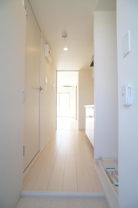 リブリ・リヴェール浦和Ａの玄関|収納もある玄関です