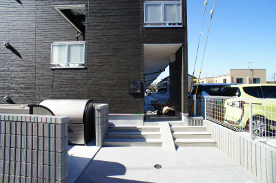 リブリ・リヴェール浦和Ａのエントランス|ゆとりのあるエントランスです