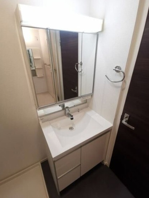 【洗面所】 | Lien de famille