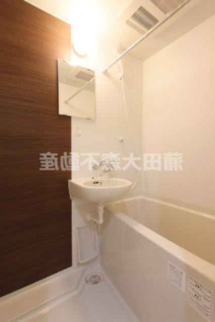 フォルティッシモアート西六郷の浴室