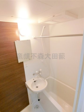 フォルティッシモアート西六郷の浴室