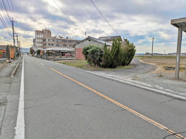 【前面道路含む現地写真】